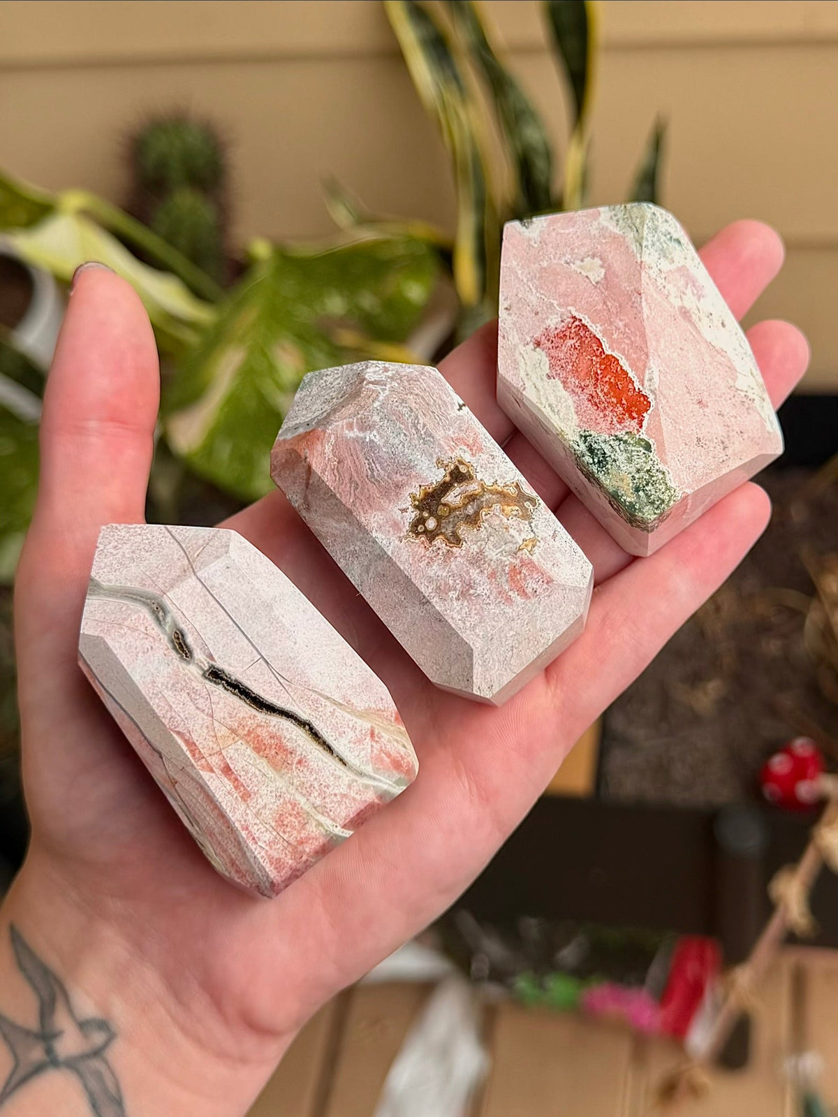 Carvings and Crystal Mystery Scoops